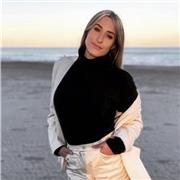 Soy una persona que ha vivido de primera mano la complejidad de nuestro ordenamiento jurídico. Por ello, mis clases intentan vincular lo teórica de una forma muy práctica y con gran cantidad de ejemplos de la vida cotidiana. De esta forma, cualquier perso